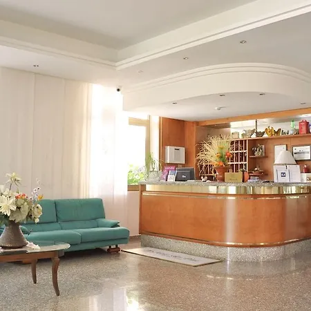 Dei Pini Hotel 3*