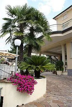 فندق Dei Pini