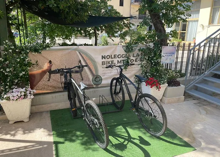 Dei Pini Ξενοδοχείο 3*